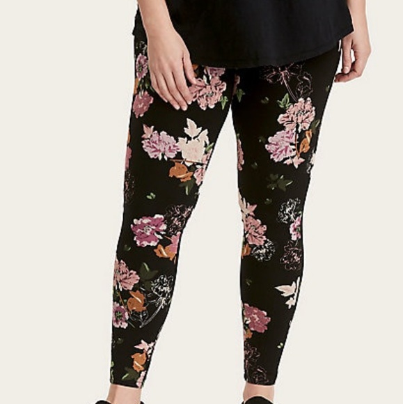 BNWT Torrid Size 2 (18/20) Floral leggings - Picture 2 of 3